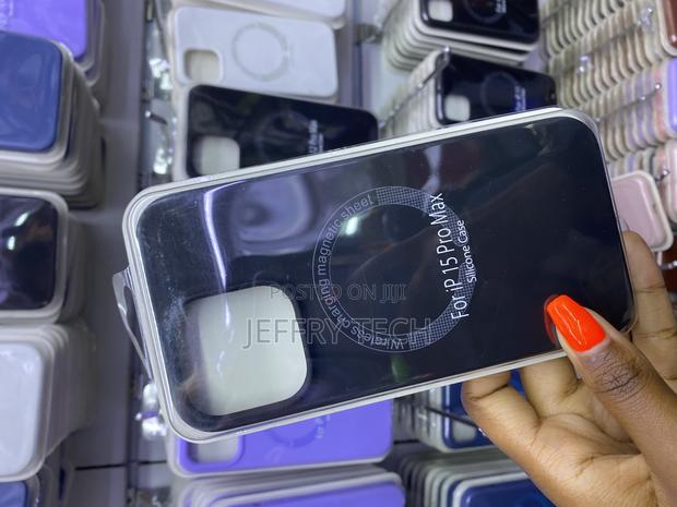 Ligerw Apple iPhone 15 Pro Max Silicone Case With Magsafe - thumbnail 2