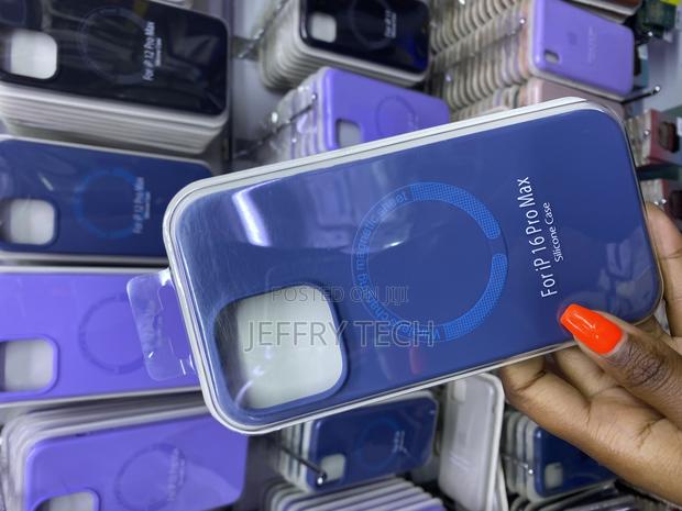 Conter Apple iPhone 16 Pro Max Silicone Case With Magsafe - thumbnail 2