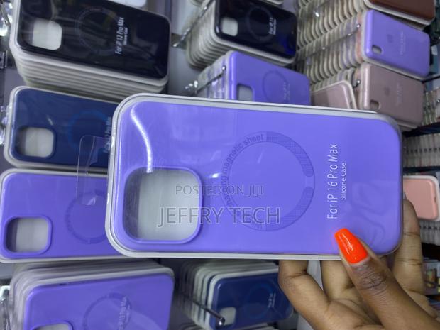 Paster Apple iPhone 16 Pro Max Silicone Case With Magsafe - main view