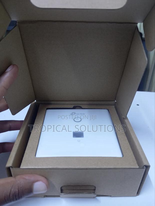 Tl-Eap 115- Wall Plate Tp-Link 300mbps Wireless N Wall Plate - main view