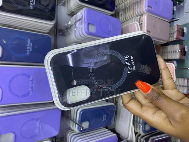 Gomezz Apple iPhone 16 Silicone Case With Magsafe - thumbnail 2