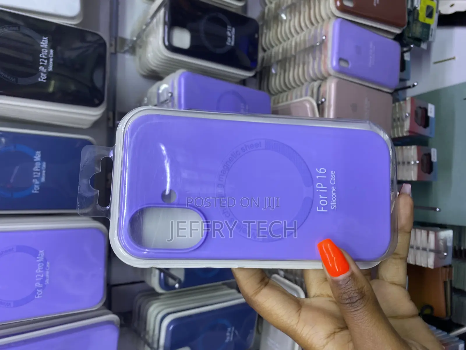 Beterd Apple iPhone 16 Silicone Case With Magsafe