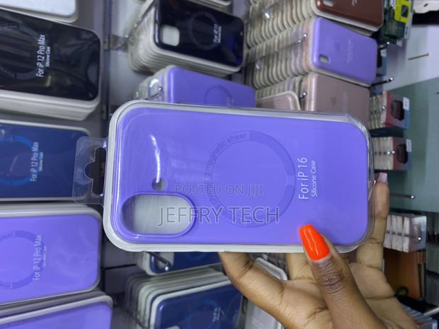 Beterd Apple iPhone 16 Silicone Case With Magsafe - main view