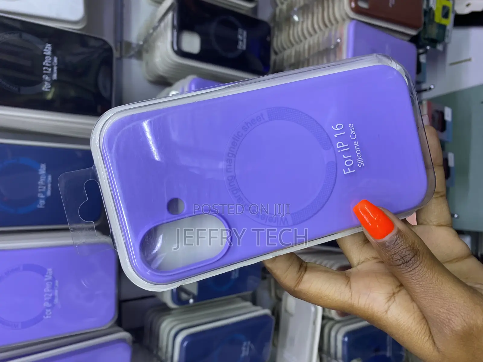 Beterd Apple iPhone 16 Silicone Case With Magsafe