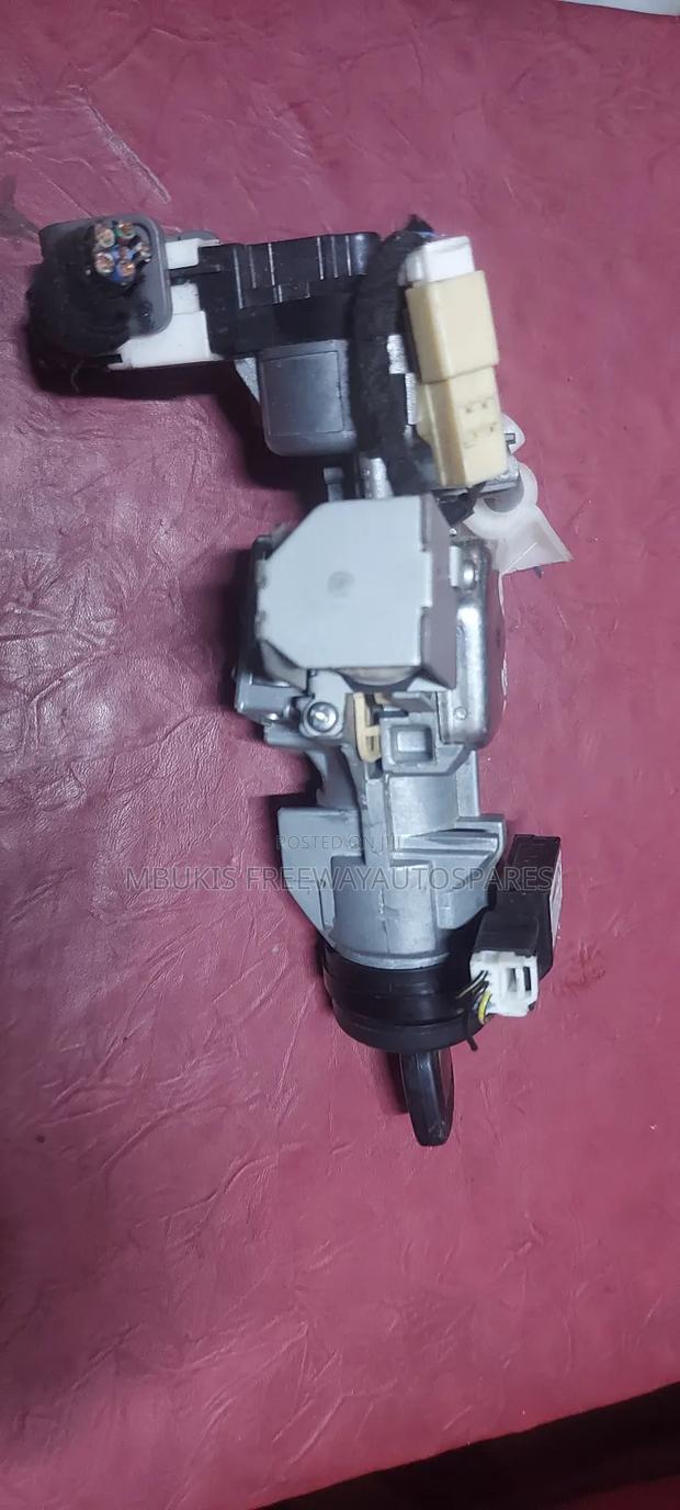 Ignition Switch Mazda Bongo - thumbnail 2