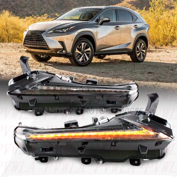 Lexus Nx 200t 200h 300h   Front Bumper  Reflector - main view