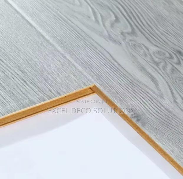 Strong Durable Laminate Floors – 8.3mm Thickness