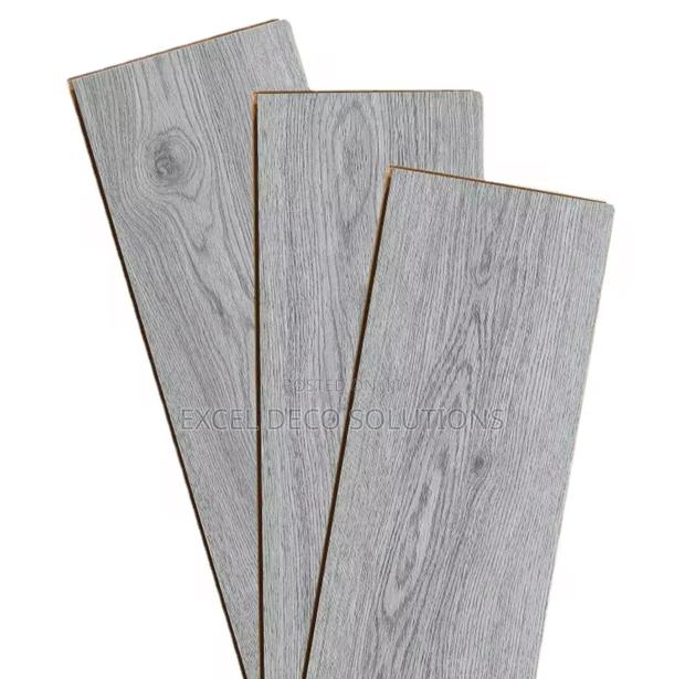 Laminate Flooring 8.3mm – Elegant Wood Finish