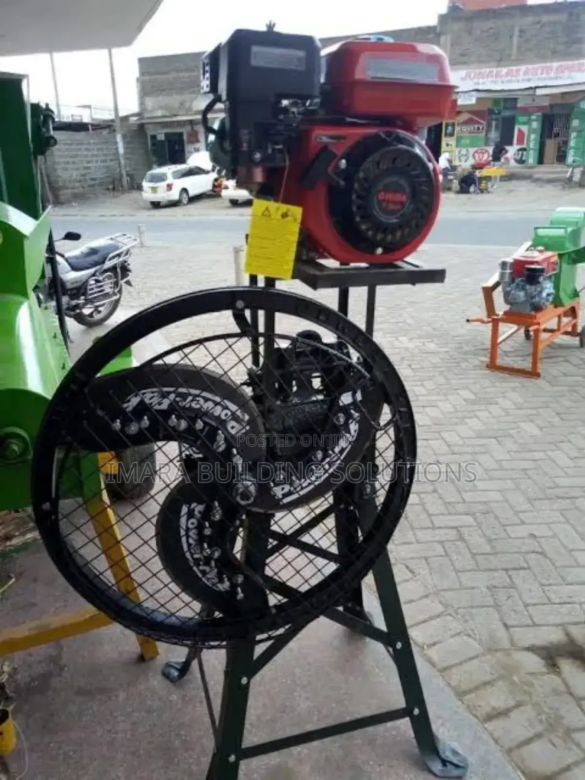 Heavy-Duty 3-Blade Chaff Cutter With Engine– Built for Farmers