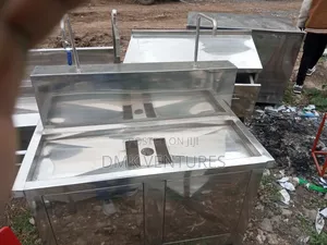 Top Hygienic Stainless Steel Water Refiling Station Available