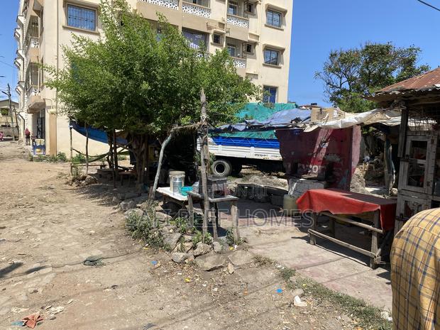 Prime Plot on the Road in Kongowea Nyali - main view