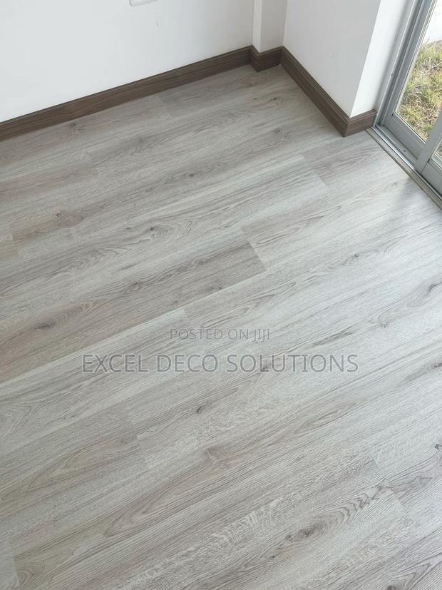 Mkeka Wa Mbao Vinyl Carpet – Wood Look Design