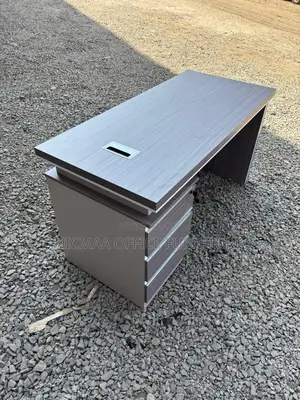 Office Desk: Executive L-Shaped Office Desk With Integrated Pedestal