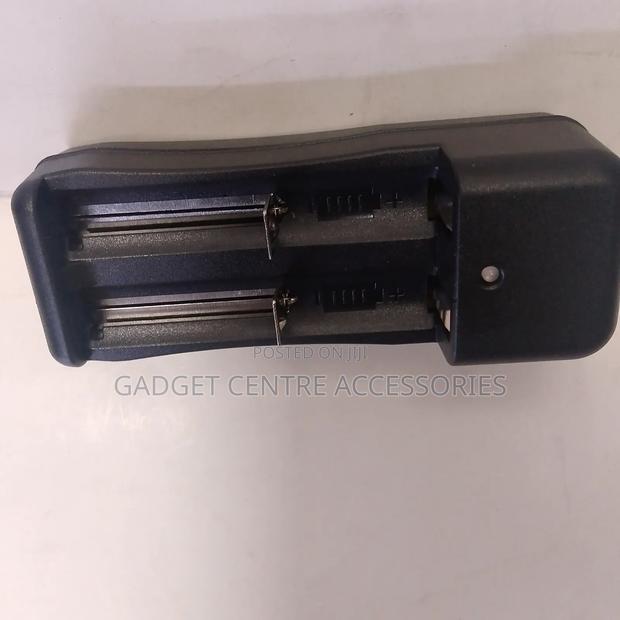 Battery Charger - thumbnail 2