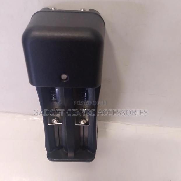 Battery Charger - thumbnail 3
