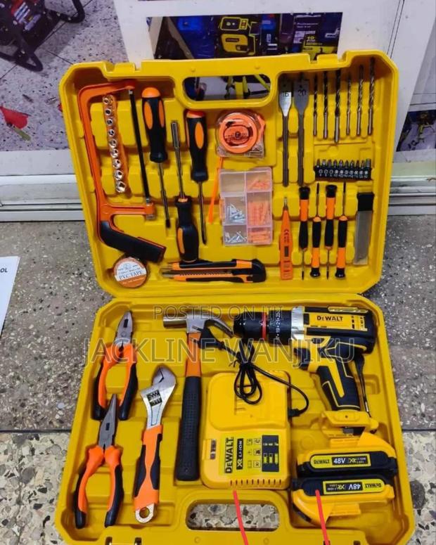 36volts Cordless Drill Set / Dewalt Rechargeable Drill.