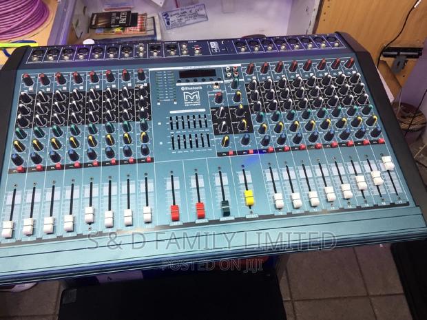 17 Channels Powered Mixer - main view
