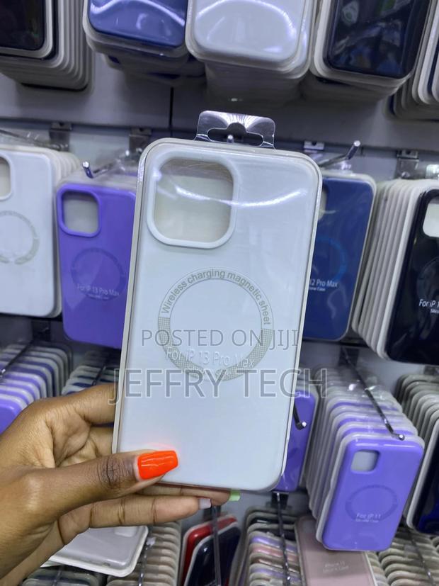 Meyfik Magsafe Silicone Case for iPhone 13 Pro Max - main view