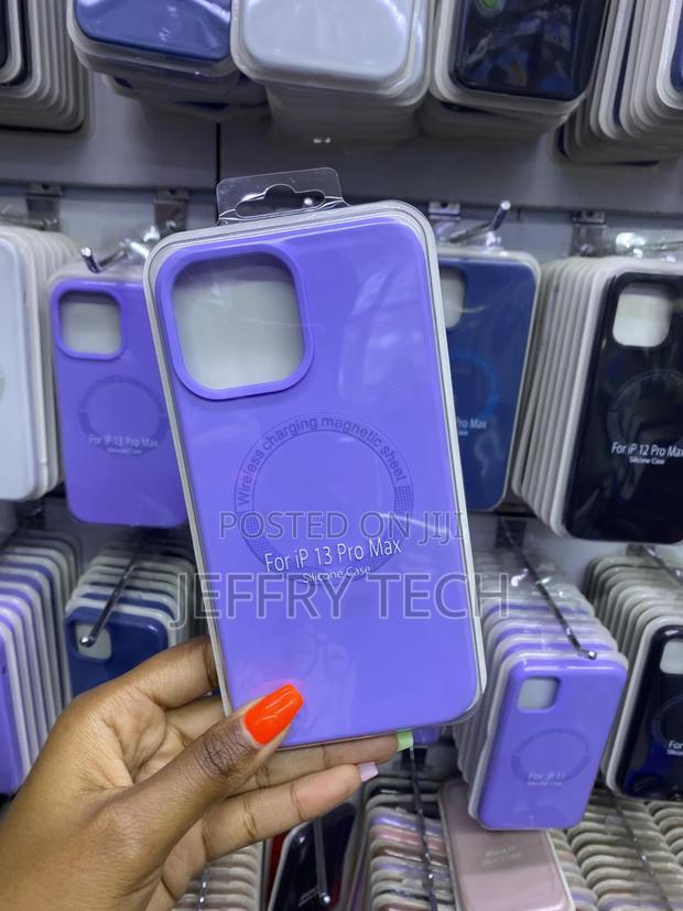 Coller Magsafe Silicone Case for iPhone 13 Pro Max - thumbnail 2