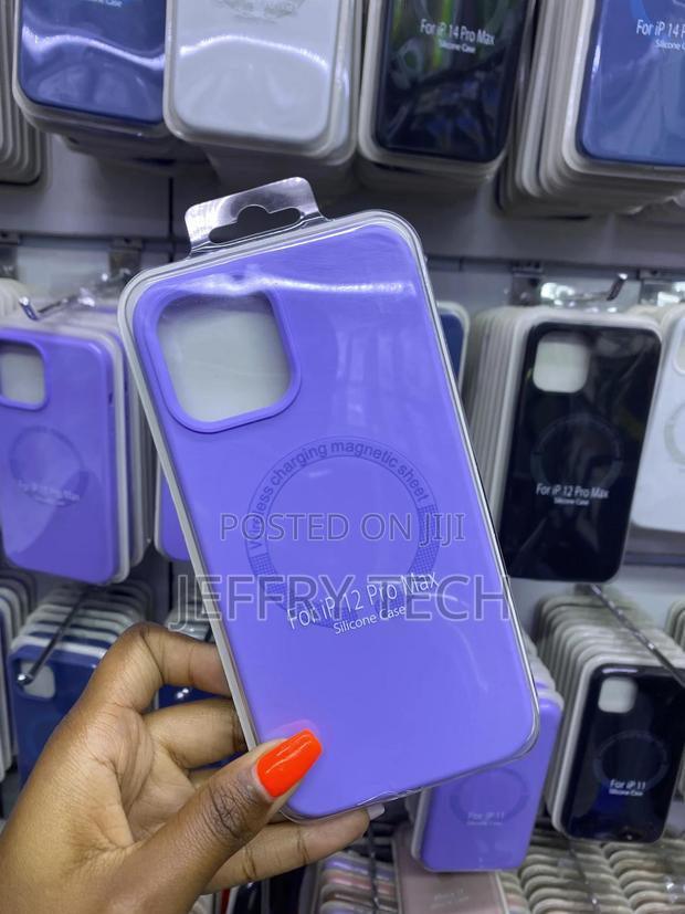 Wooles Apple iPhone 12 Pro Max Silicone Case With Magsafe - thumbnail 3