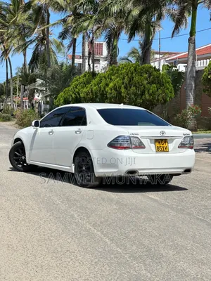 Toyota Crown 2013 Pearl