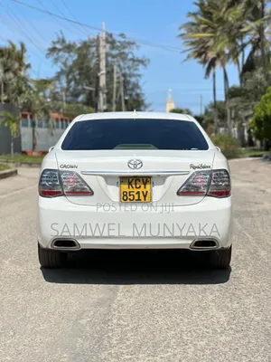 Toyota Crown 2013 Pearl