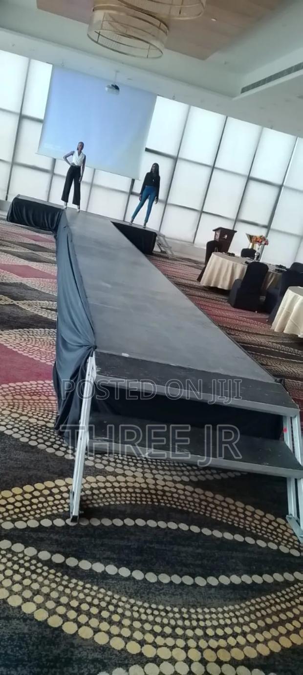 Have a Modelling Event. We Set Up Walkway Stage Very Unique - thumbnail 2