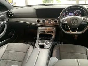 Mercedes-Benz E250 2018 Off white