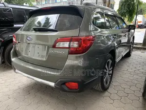 Subaru Outback 2018 Green