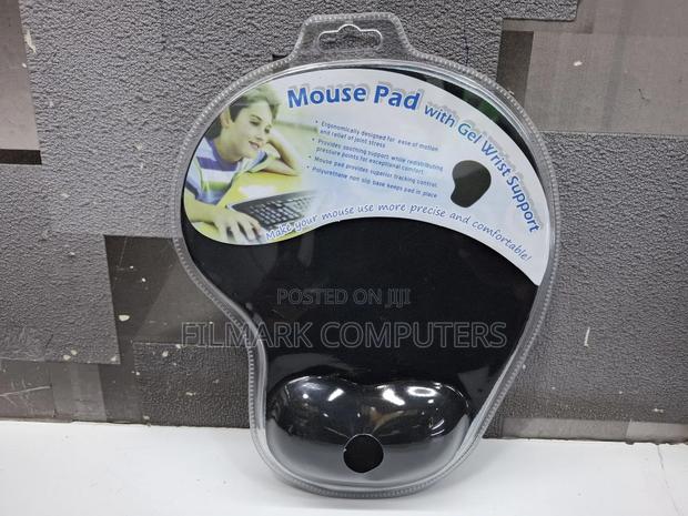 Mousepad With Gel Wrist Support ( Black In Colour) - main view