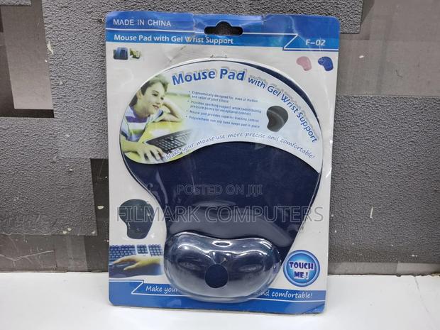 Comfortable Mouse Pad With Gel Wrist Support F-02 ( Blue)