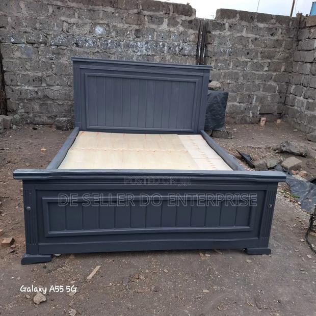 Black Board 5*6 Bed