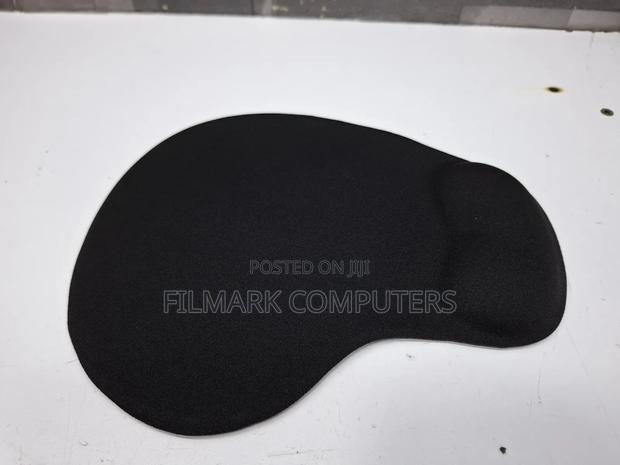 Mouse Pad With Gel Wrist Support ( Black In Color) - thumbnail 2