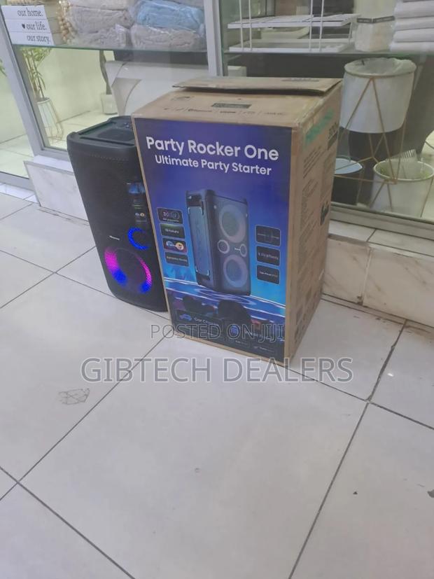 Hisense Wireless 300w Party Rocker