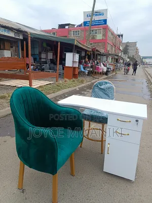 Manicure Set, Green Seats, White Table
