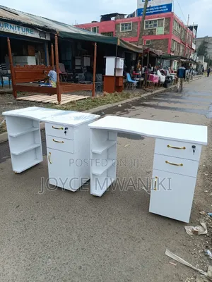Manicure Tables