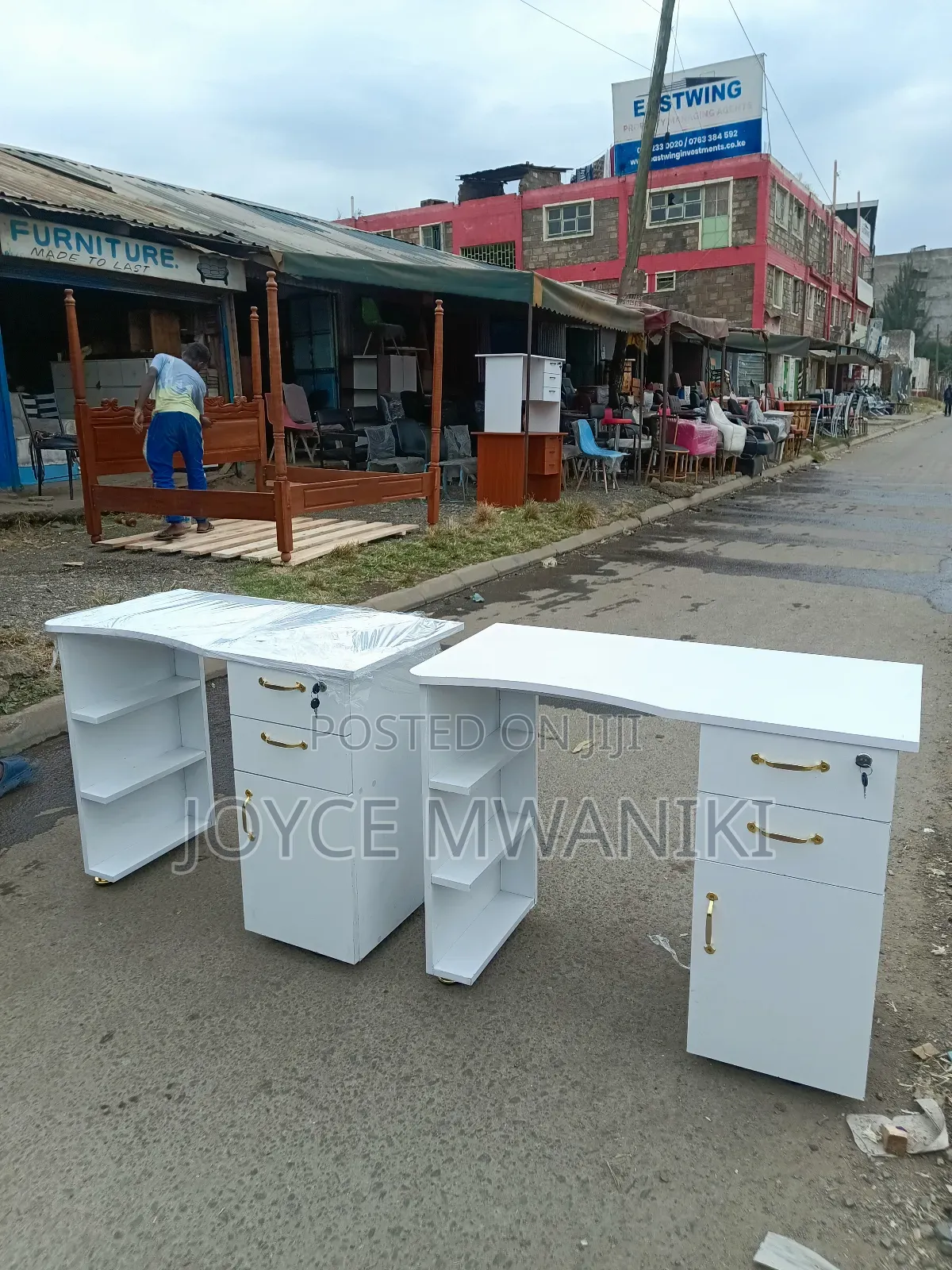 Manicure Tables