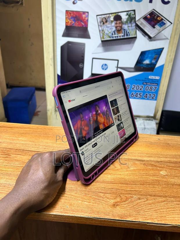 Apple iPad (2022) 64 GB Blue - main view