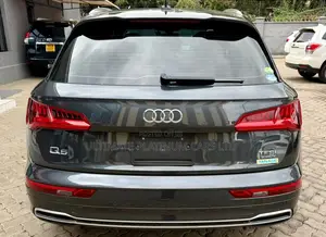 Audi Q5 2.0T Premium AWD quattro 2019 Gray