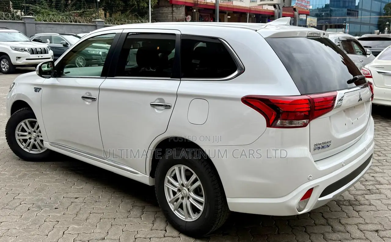 Mitsubishi Outlander 2.0 PHEV AWD 2018 White
