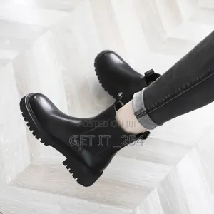Lady Boot
Material 👌
Size - 36---40