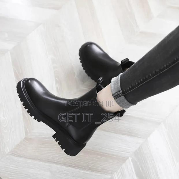 Lady Boot
Material 👌
Size - 36---40 - thumbnail 4