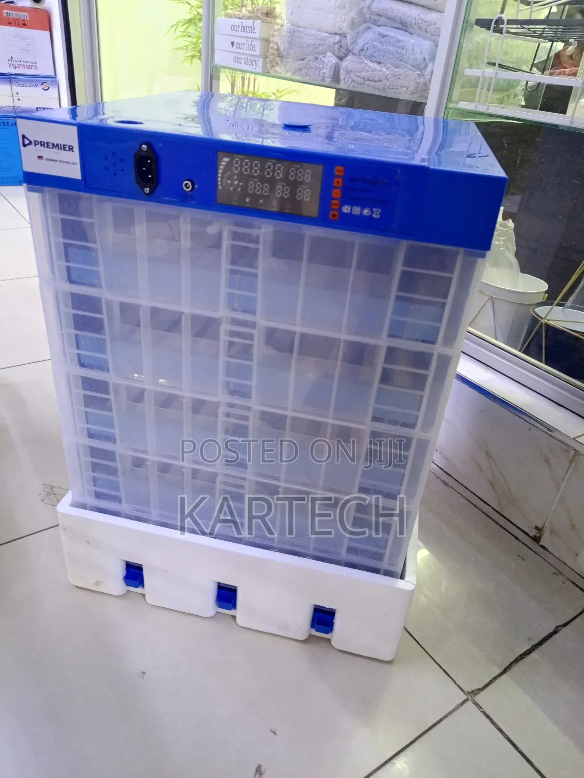 Premier Er320 320 Eggs Ac/Dc Incubator With Automatic Rollers 80watts