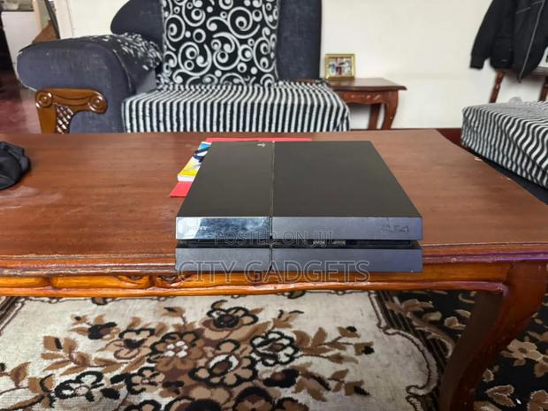 Ps4 Standard Used With 8 Games - thumbnail 4