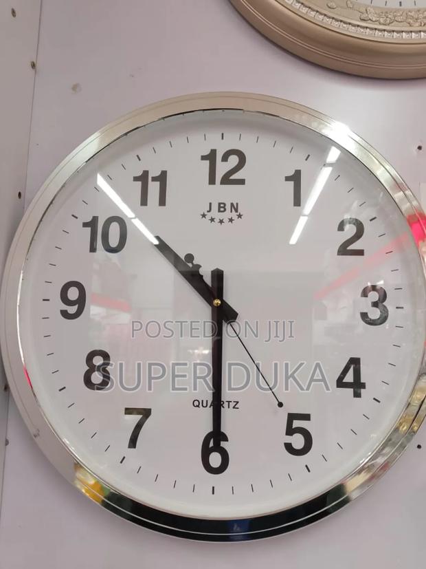 Quartz Round Wall Clock, Model No. 3344