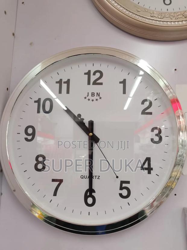 Quartz Round Wall Clock, Model No. 3344 - thumbnail 2