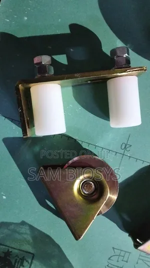 90mm Sliding Gate Wheel With a Gate Guider.