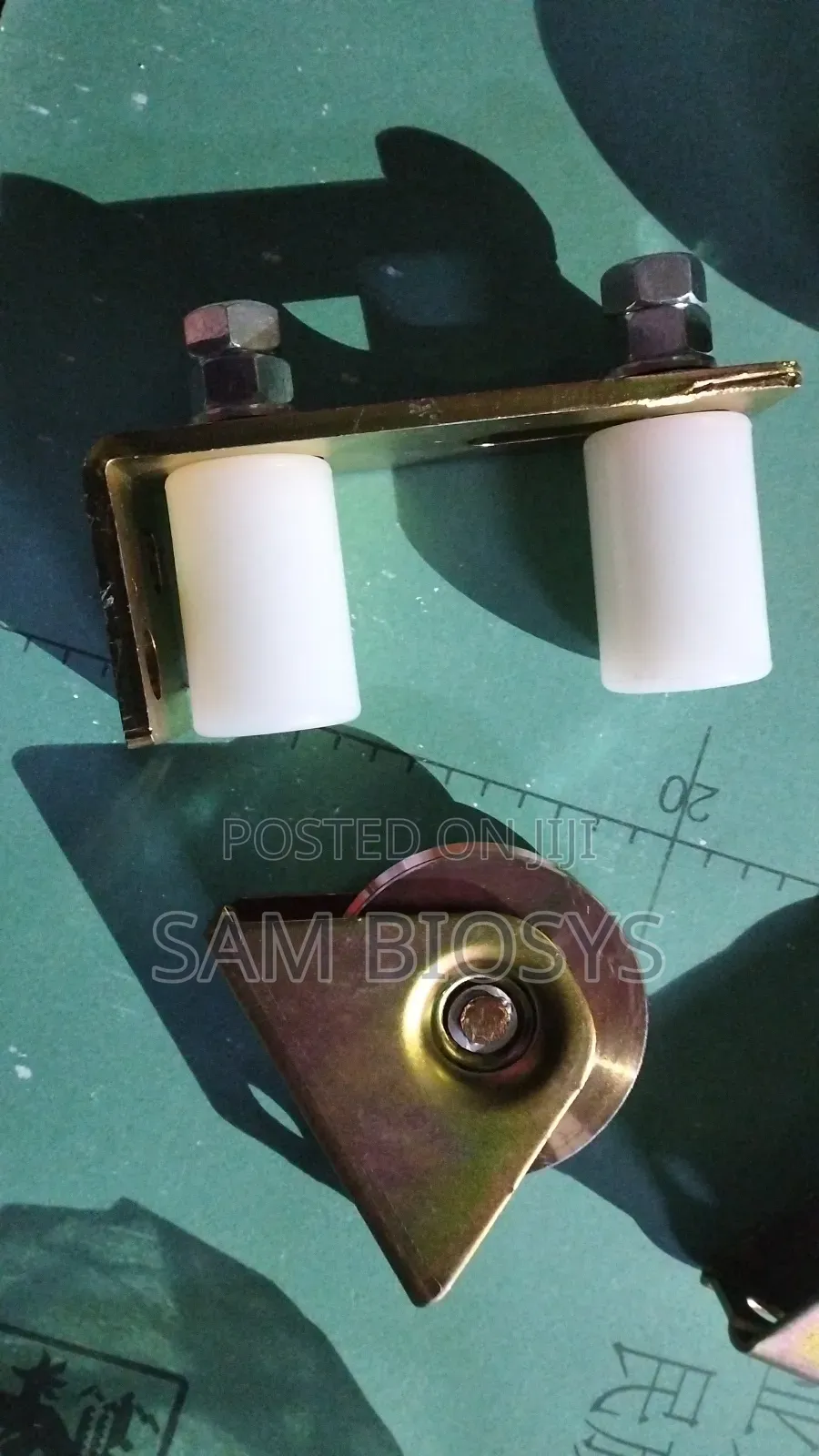 90mm Sliding Gate Wheel With a Gate Guider.