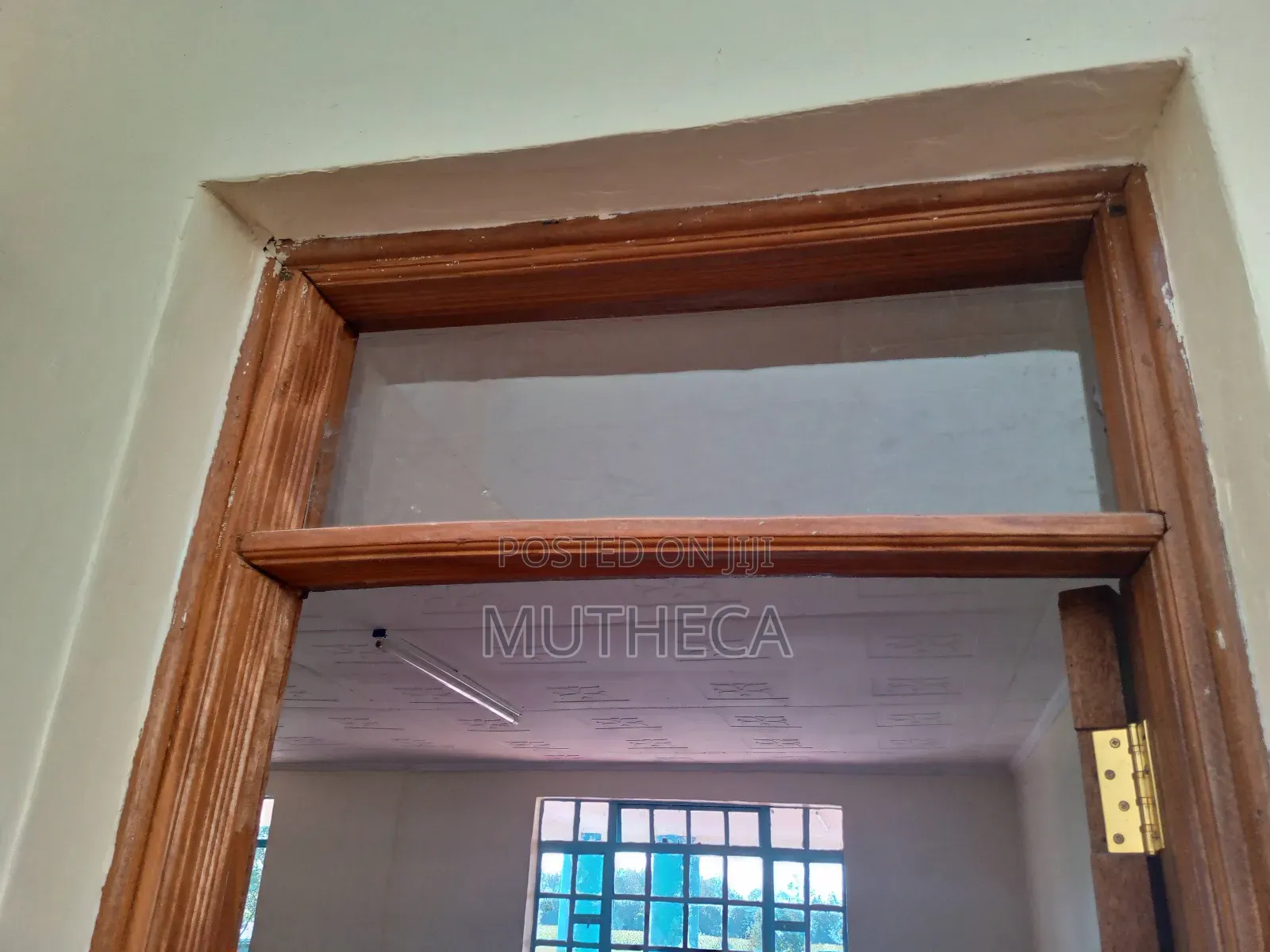Annealed Glass
And Putty