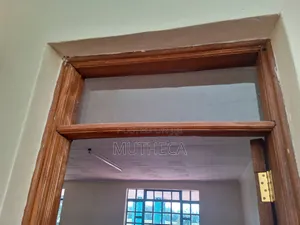 Annealed Glass
And Putty